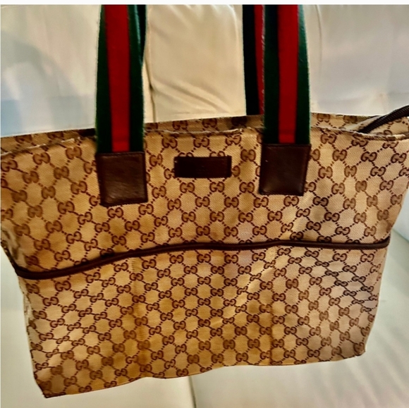 Gucci Handbags - Gucci GG Jacquard Leather Shelly Shoulder Bag Green Burgundy Classic Stripe Tote